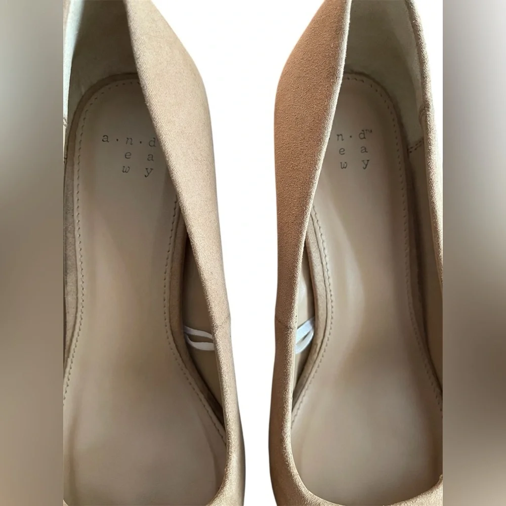 A New Day Tan Heels with Pointed Toe - Picture 5 of 8
